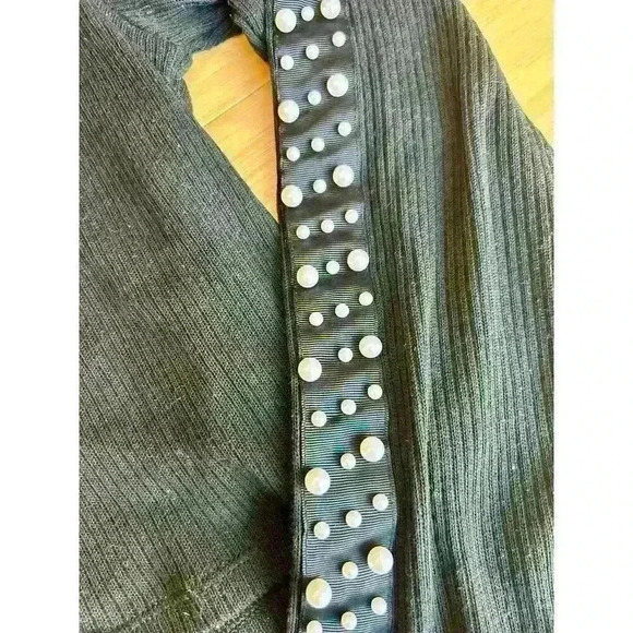 H&M Beaded Sleeve Sweater Size Large - Picture 4 of 6